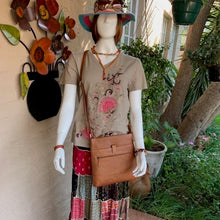 Load image into Gallery viewer, HB-5CBtn Genuine Top grain Cowhide ladies stylish top zip Crossbody handbag.